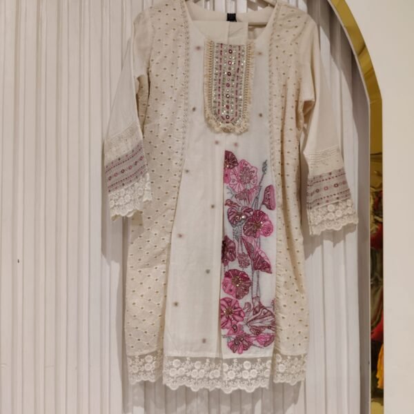 This exquisite kurta